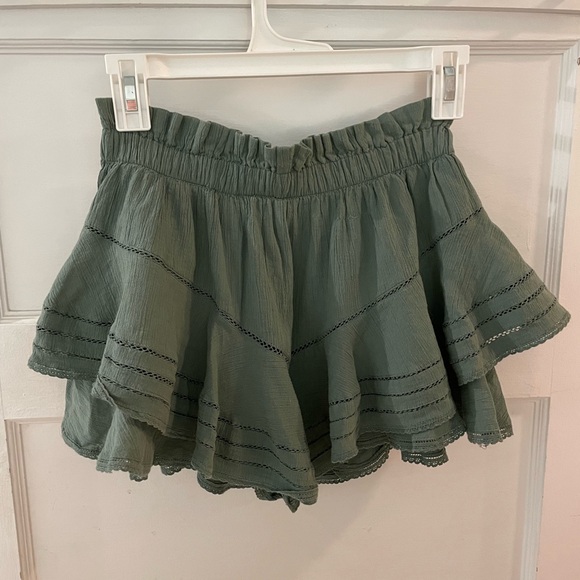 AERIE Rock 'N' Ruffle Palm Green Skort Size XS - Picture 2 of 7